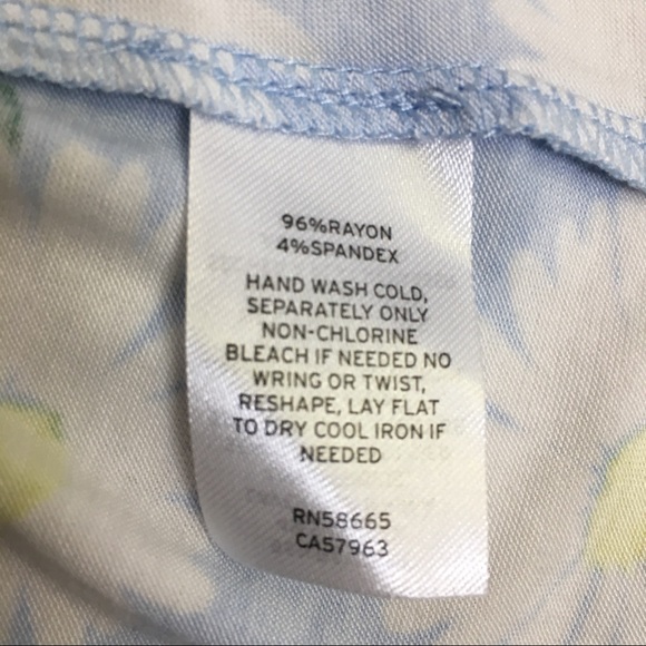 Abound Double V Daisy Print Spaghetti Strap Cami Top Size XS - Picture 7 of 7